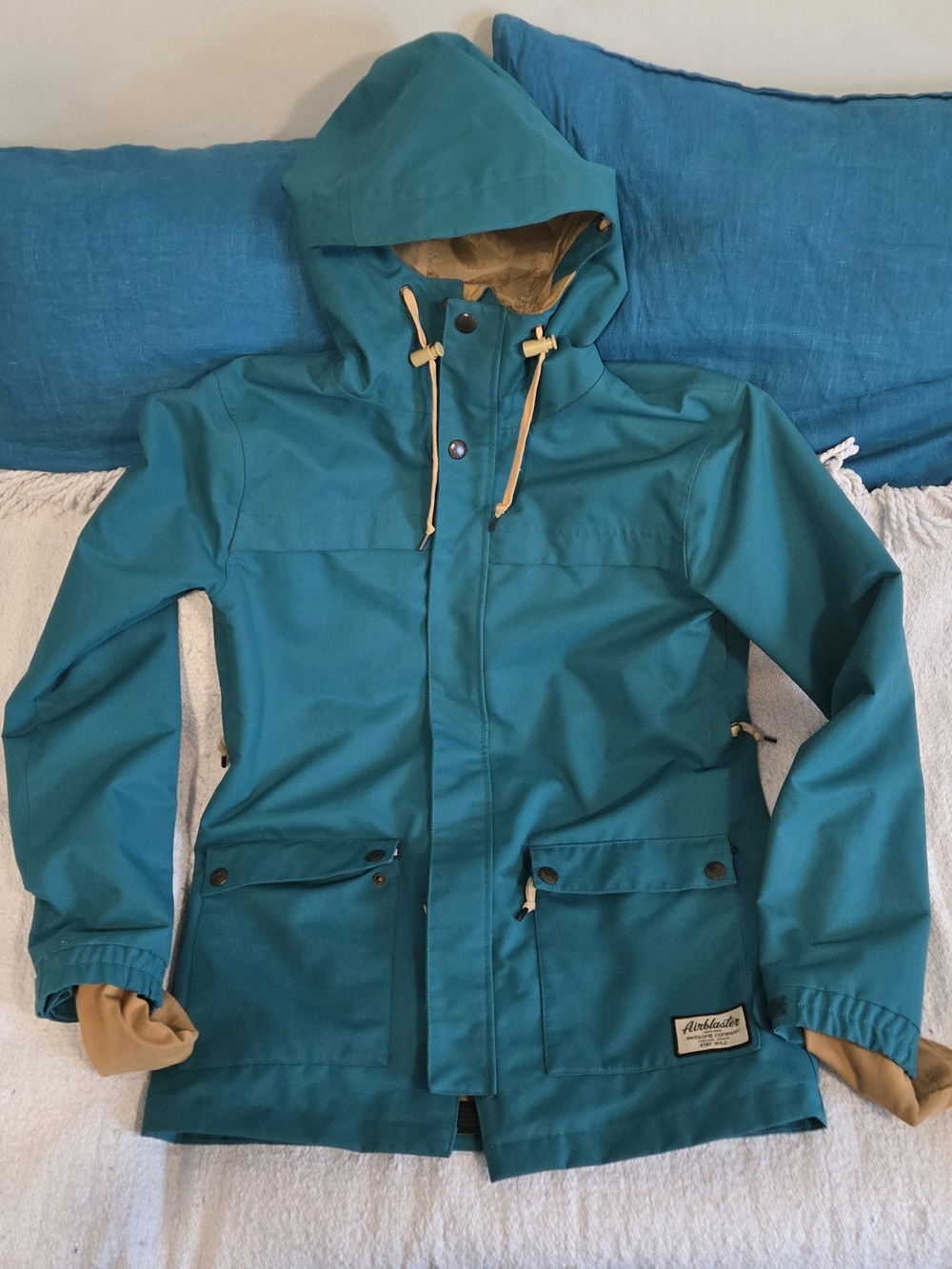 Airblaster Women’s Freedom Series 10K/8K Snowboard Jacket Teal M